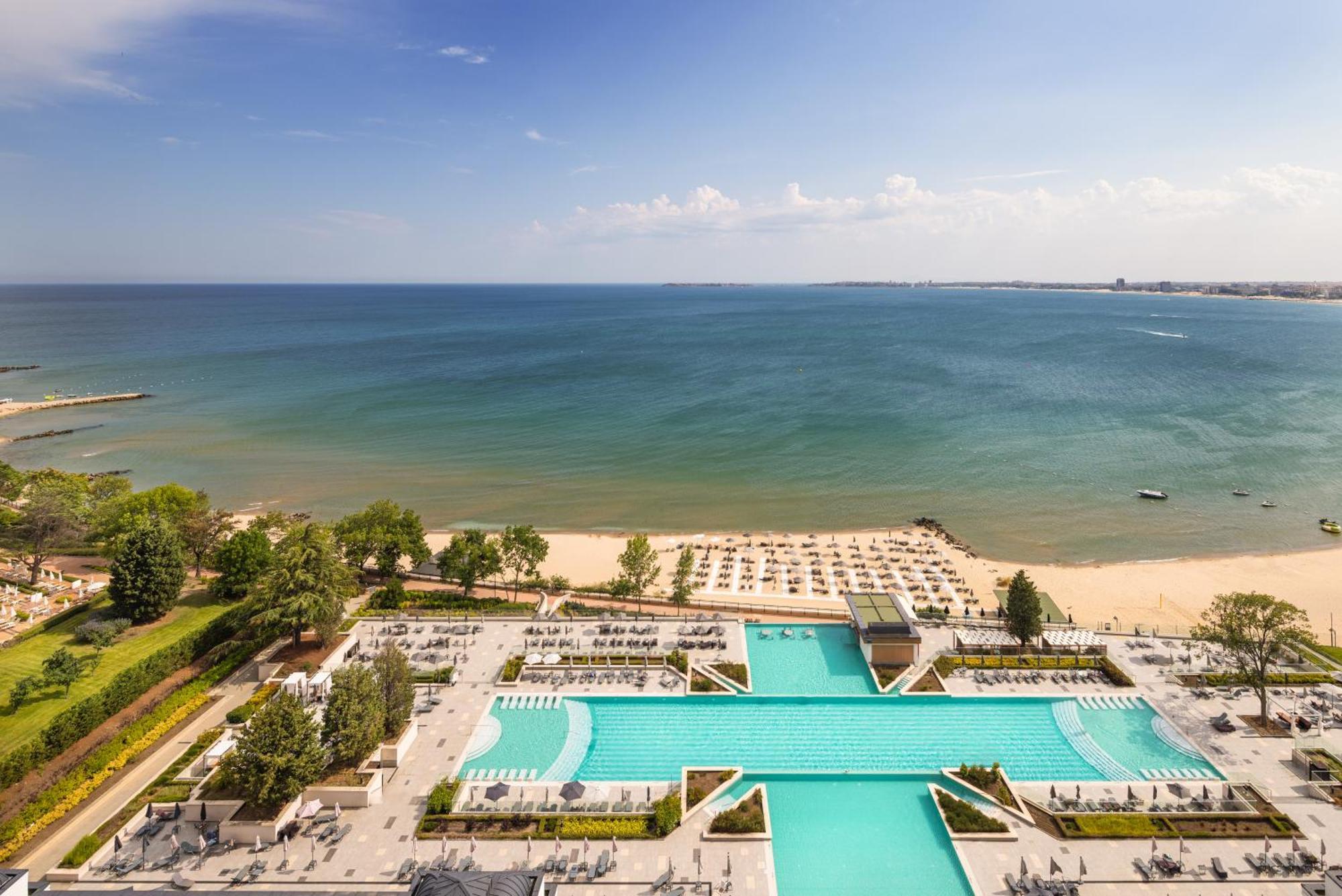 Secrets Sunny Beach Resort & Spa (Adults Only) Kültér fotó The beach at the hotel